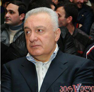 546842_404530616282327_881395188_n